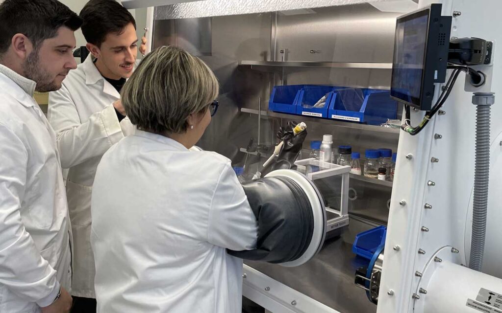 Materiales de almacenamiento de energía para hacer masiva la implantación de las renovables