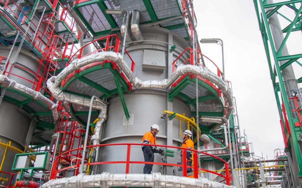 Repsol ha comenzado la producción a gran escala de combustibles renovables en Cartagena, la primera planta de la Península Ibérica