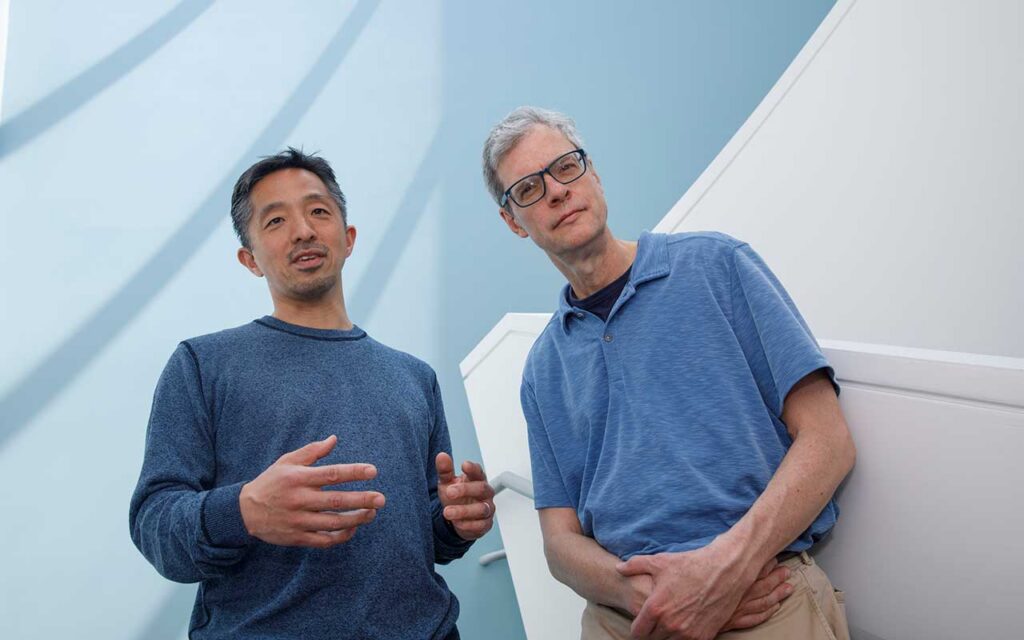 Does AI help humans make better decisions?