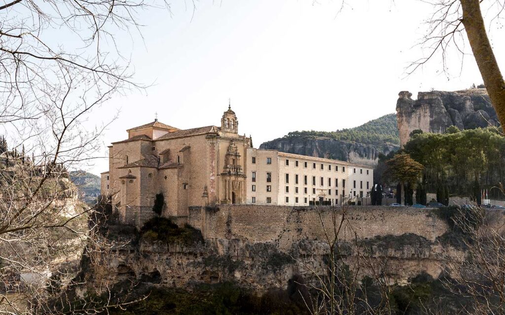 Minsait y Paradores firman un acuerdo para implantar su plataforma de gestión hotelera