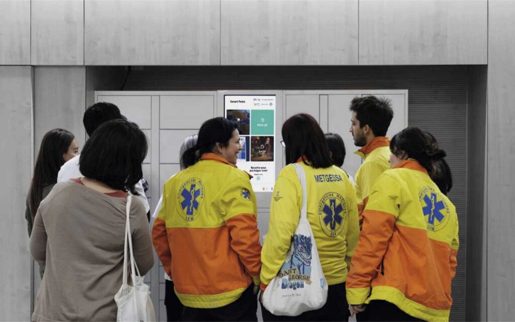 Taquillas inteligentes para optimizar la recepción de 10.000 paquetes para médicos