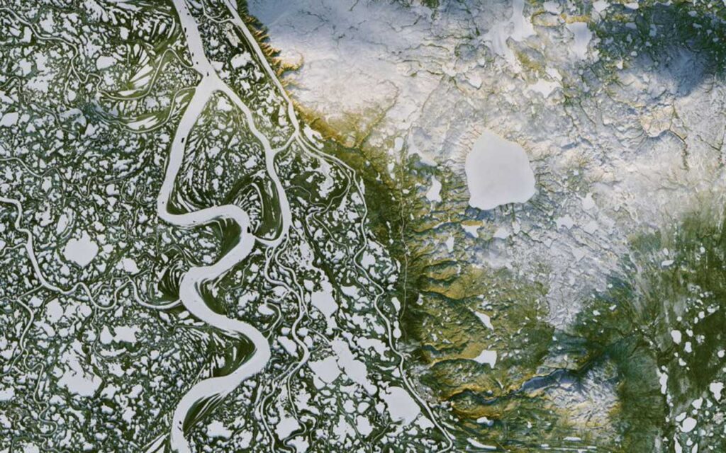 Accelerating carbon dioxide release from rocks in Arctic Canada with global warming