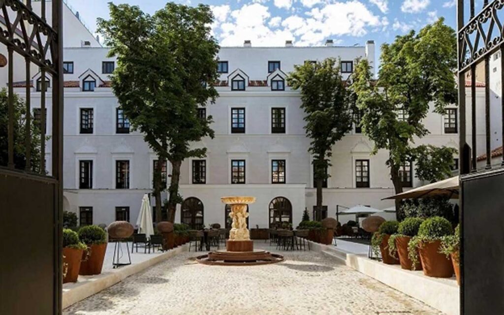 El boom del turismo impulsa la conversión de edificios históricos en hoteles