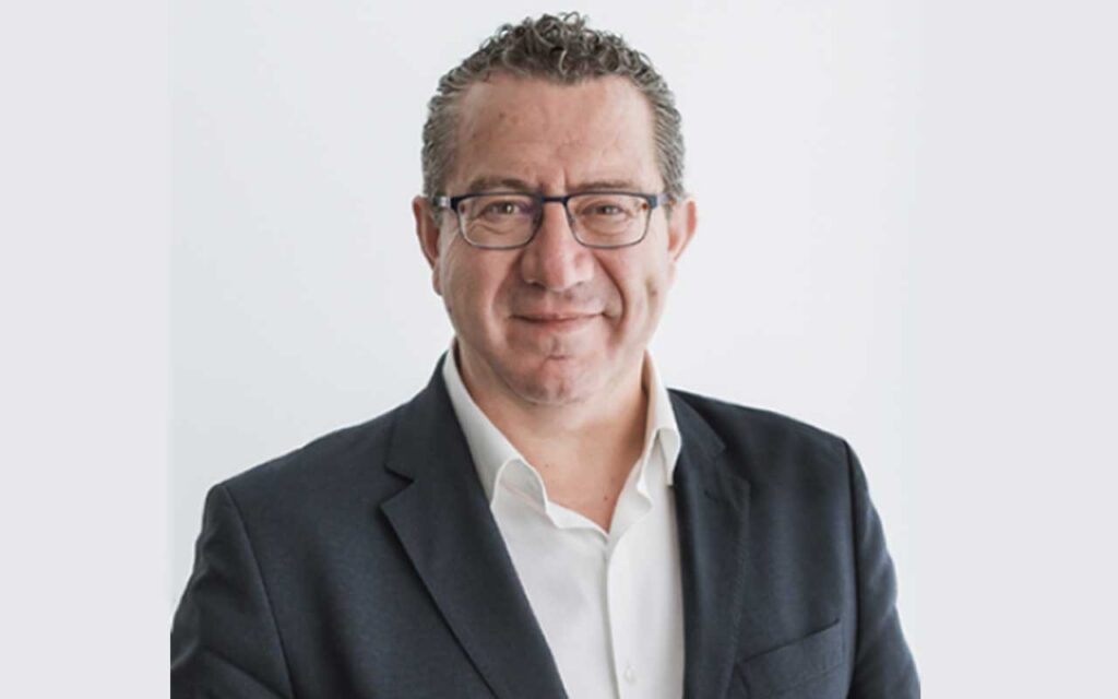 Toni Pérez en Bruselas celebrando el reconocimiento de Benidorm como ‘Pionero Verde del Turismo Inteligente 2025’