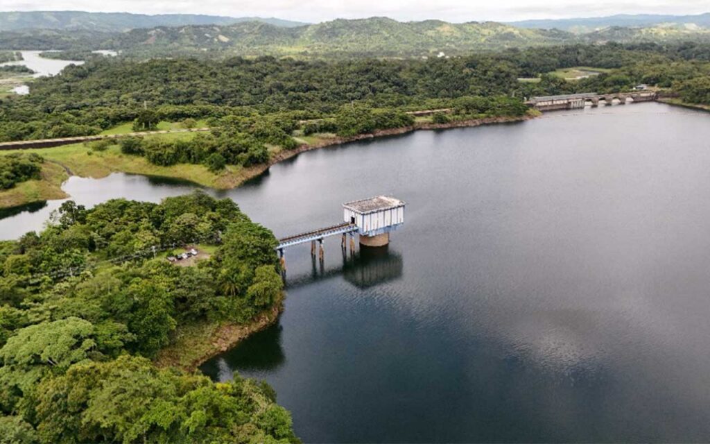 Sensores IoT monitoreando calidad del agua
