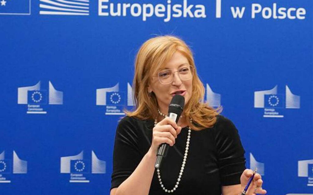 European Commissioner Ekaterina Zaharieva talks to young Poles about their vision for future European cities