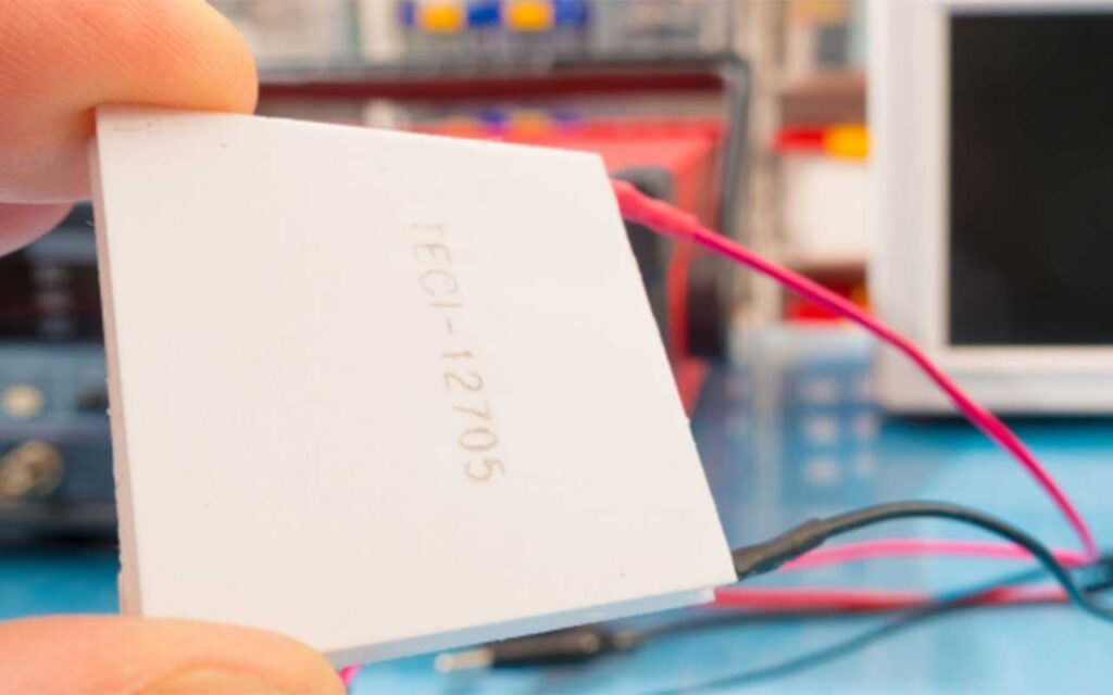 Materiales termoeléctricos sostenibles para dispositivos portátiles y automoción