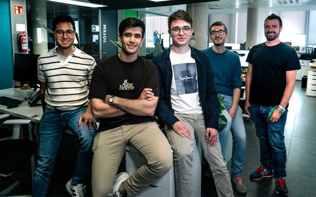 Equipo de Cuatroochenta y Sofistic desarrolladores del modelo de IA para clasificación de alertas cibernéticas junto a INCIBE