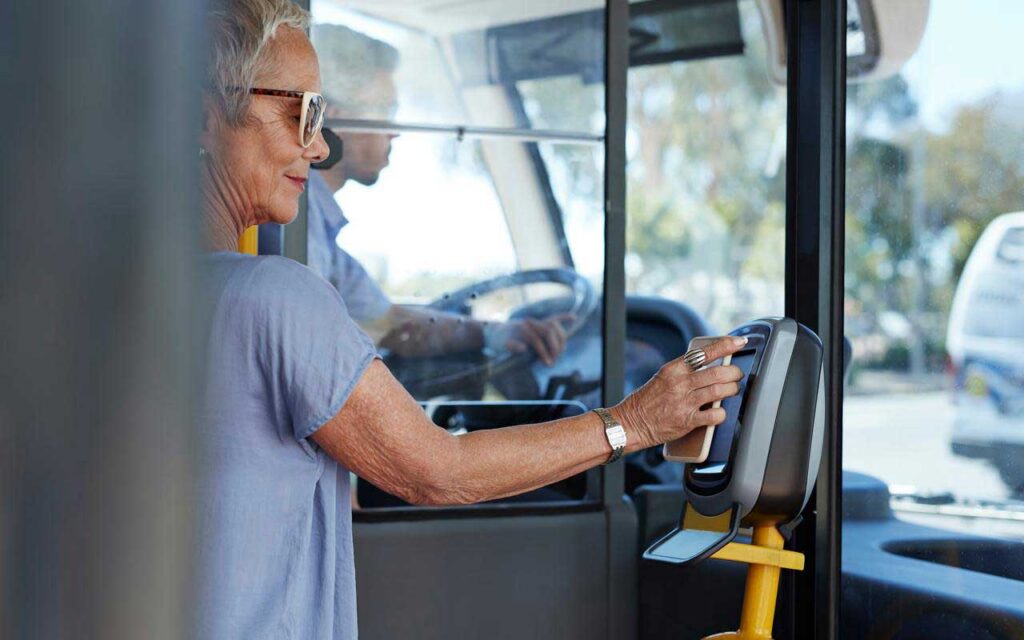 Aplicación MaaS de Telefónica que integra transporte urbano público y privado para movilidad sostenible