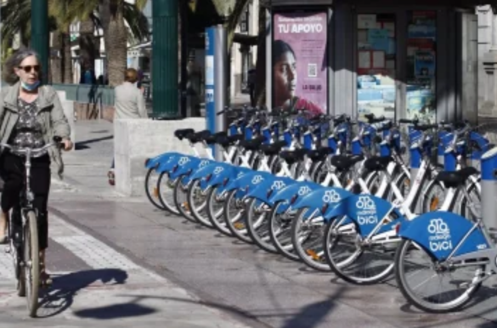 Málaga avanza en la implementación del servicio público de bicicletas eléctricas en la ciudad