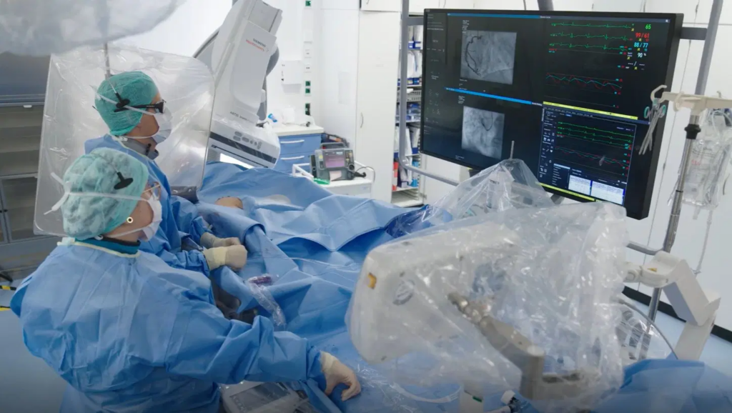 Siemens Healthineers presenta Optiq AI, una nueva cadena de imágenes basada en inteligencia artificial para su última gama de sistemas intervencionistas