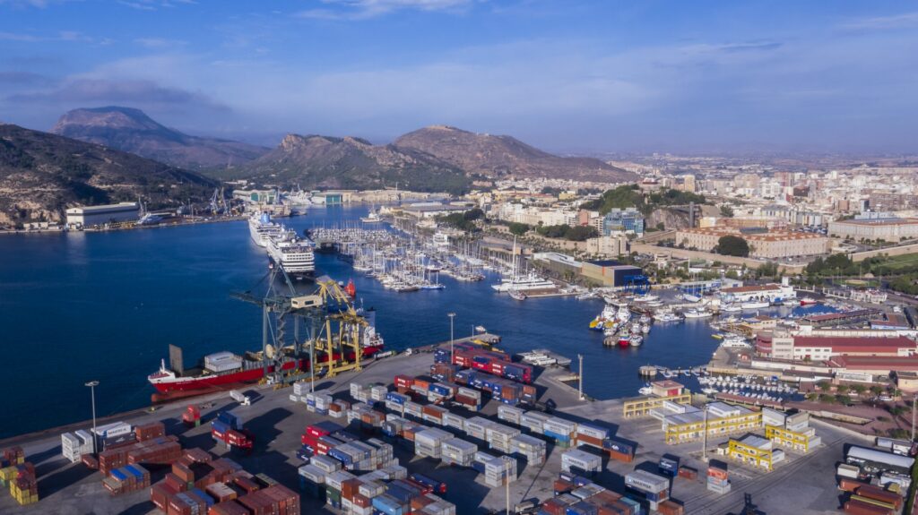 Un proyecto para optimizar los atraques con el uso tecnologías avanzadas, III Premio Cátedra Smart Ports a la Mejor Tesis Doctoral