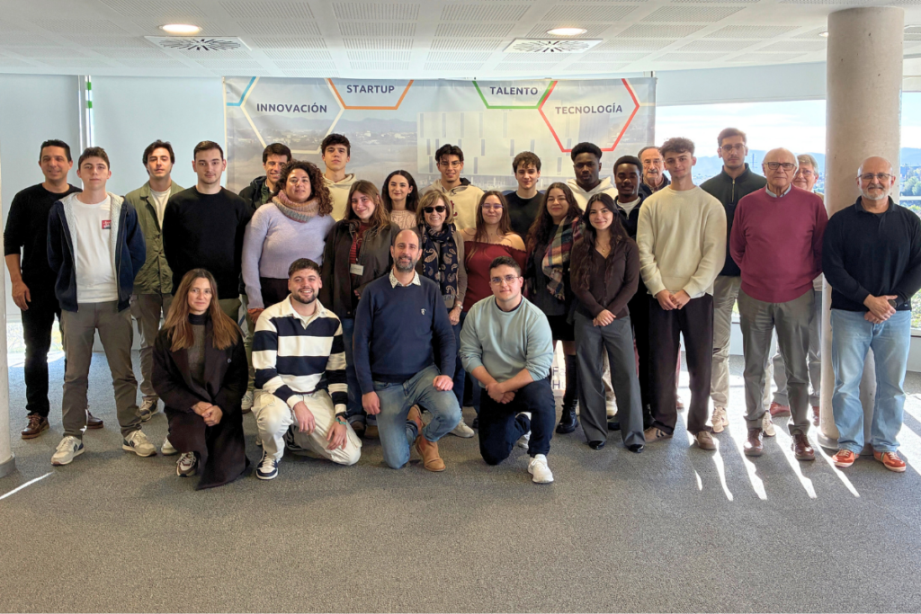 27 proyectos emprendedores muestran su evolución en la sesión intermedia de UJIStartup