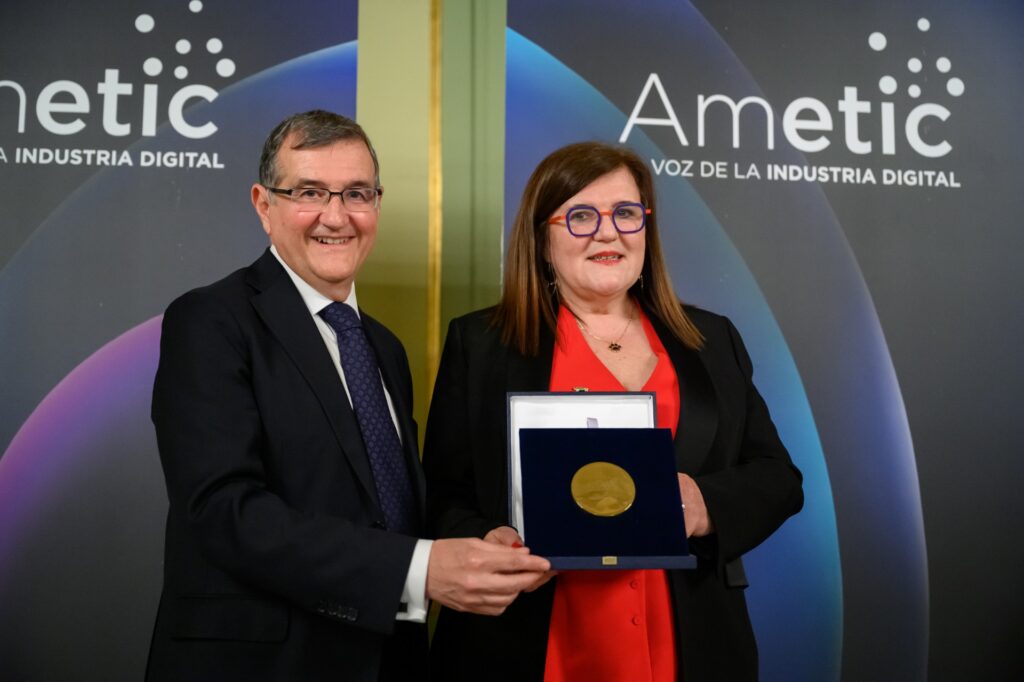 AMETIC distingue a Teresa Riesgo con la XII Medalla de Oro por consolidar la innovación como eje estratégico de la competitividad española