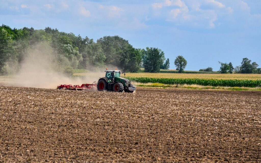 Un informe aporta evidencia científica para que la futura PAC refuerce la resiliencia del sector agrario español