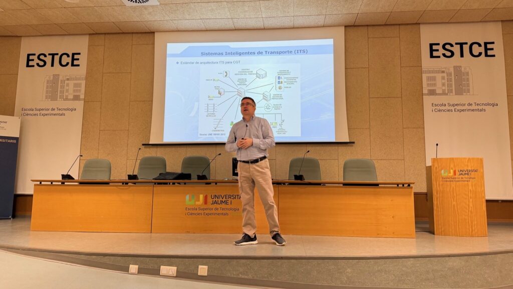 La Cátedra Smart Ports aborda el uso de Sistemas Inteligentes de Transportes (ITS) en la gestión del tráfico y la conducción autónoma