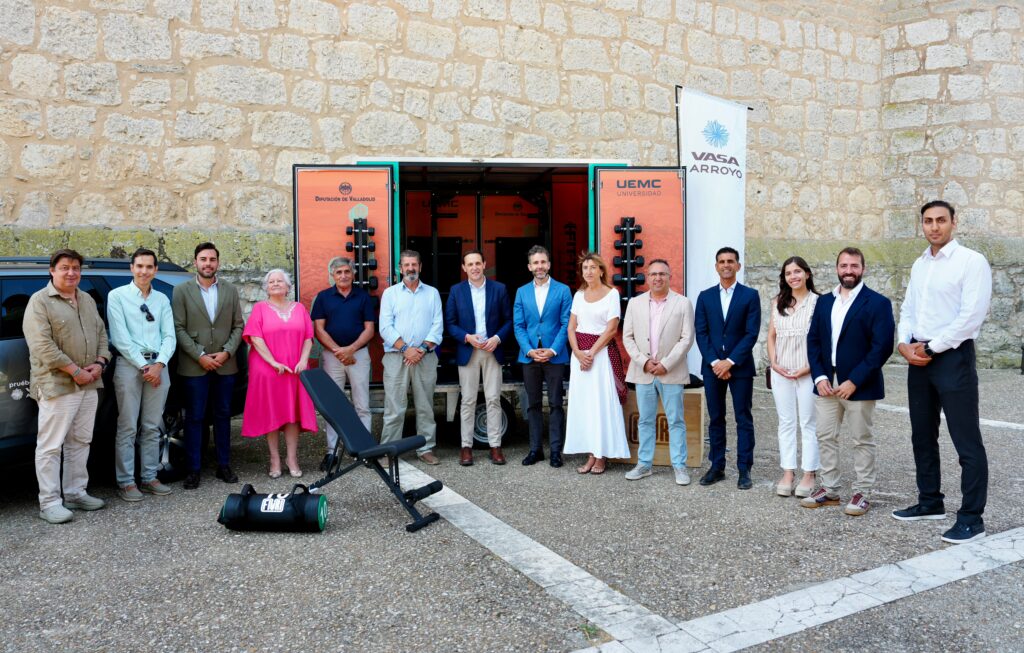 La UEMC y la Diputación de Valladolid impulsan un gimnasio itinerante para llevar el ejercicio físico al medio rural y favorecer el envejecimiento activo